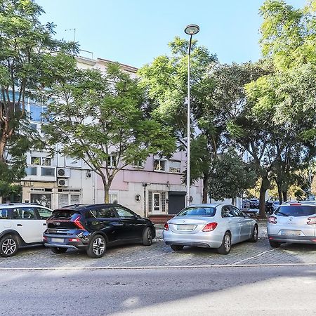 Vita Portucale ! Moscavide Casa Branca W/ Terrace Lisbon Bagian luar foto