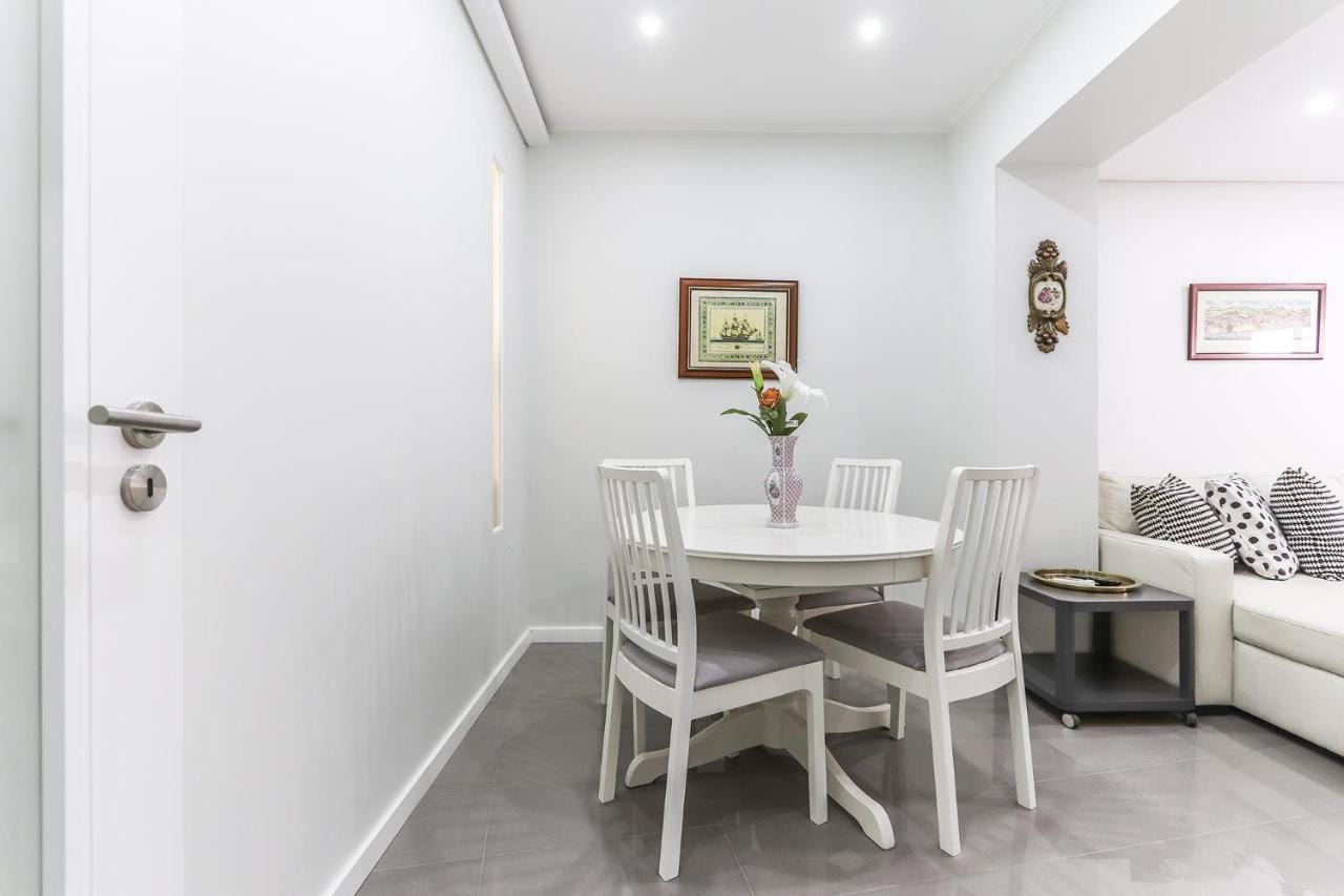 Vita Portucale ! Moscavide Casa Branca W/ Terrace Lisbon Bagian luar foto