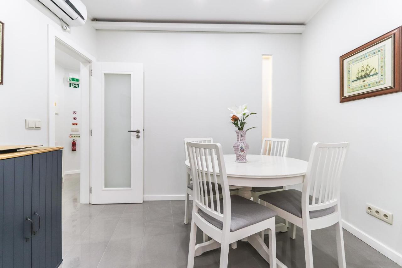 Vita Portucale ! Moscavide Casa Branca W/ Terrace Lisbon Bagian luar foto